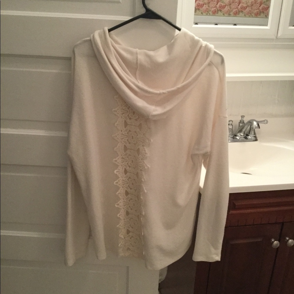Lightweight Hooded Sweater